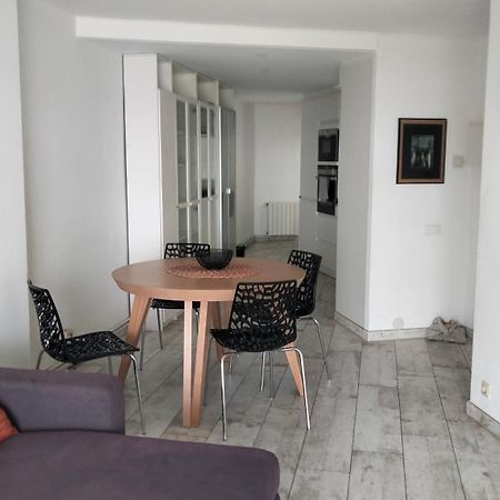 Beachfront Apartment With Private Parking Sant Pol De Mar Ngoại thất bức ảnh