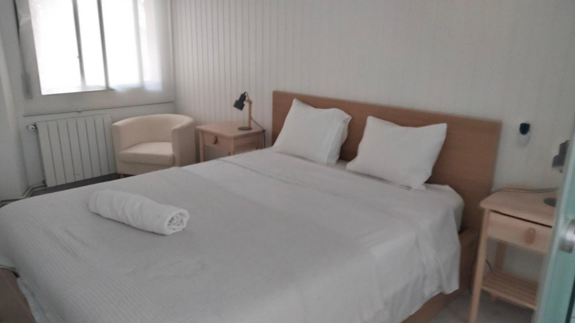 Beachfront Apartment With Private Parking Sant Pol De Mar Ngoại thất bức ảnh