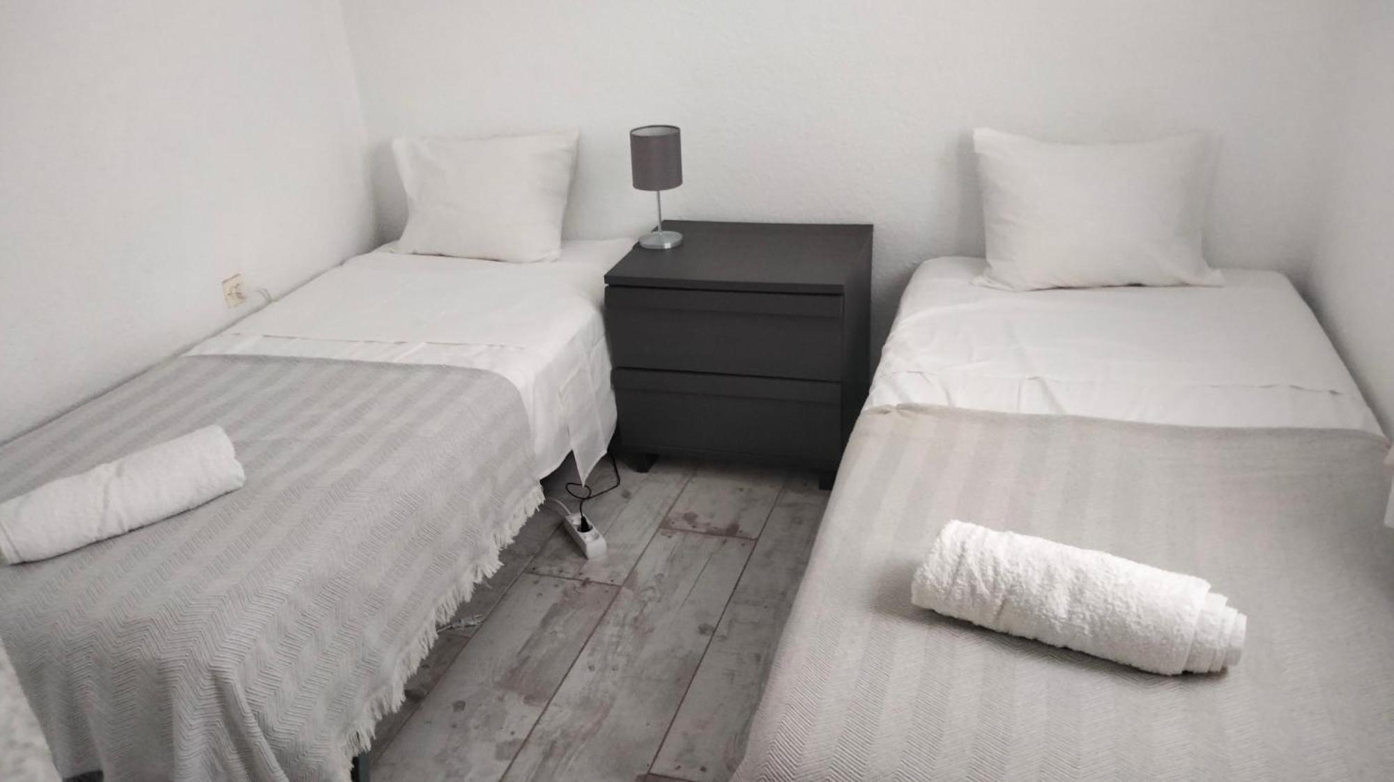Beachfront Apartment With Private Parking Sant Pol De Mar Ngoại thất bức ảnh